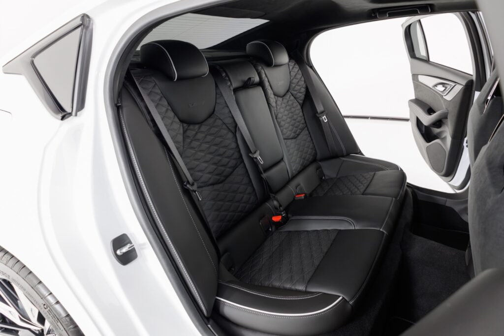 2024 Cadillac CT5-V Blackwing — photo 2