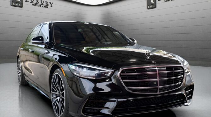2023 Mercedes-Benz S-Class in Black