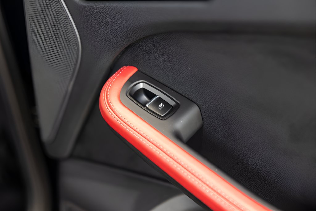 2024 Porsche Macan Base — photo 3