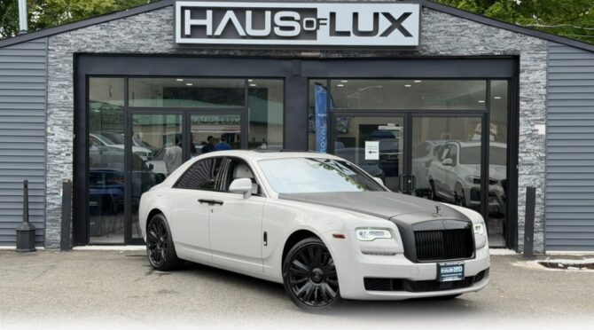Rolls-Royce Ghost Sedan Blue