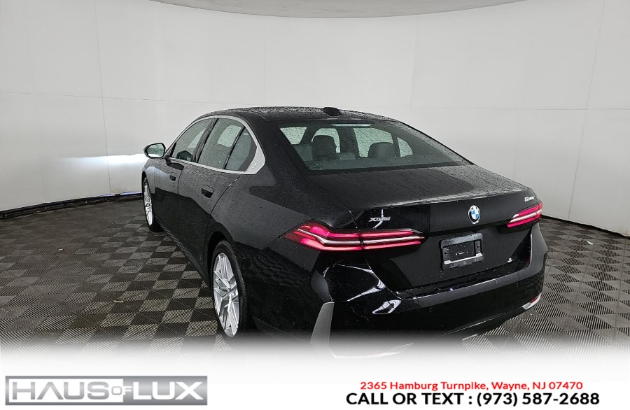 2024 BMW 5 Series 530i xDrive Sedan — photo 3