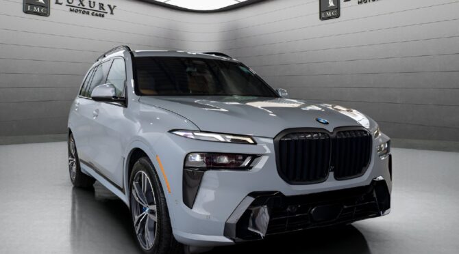 2024 BMW X7 in Gray Metallic