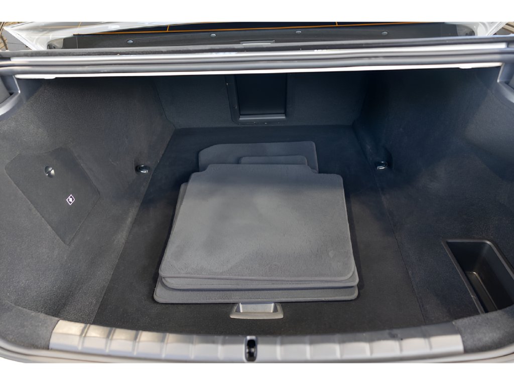 2024 BMW i7 xDrive60 — photo 2