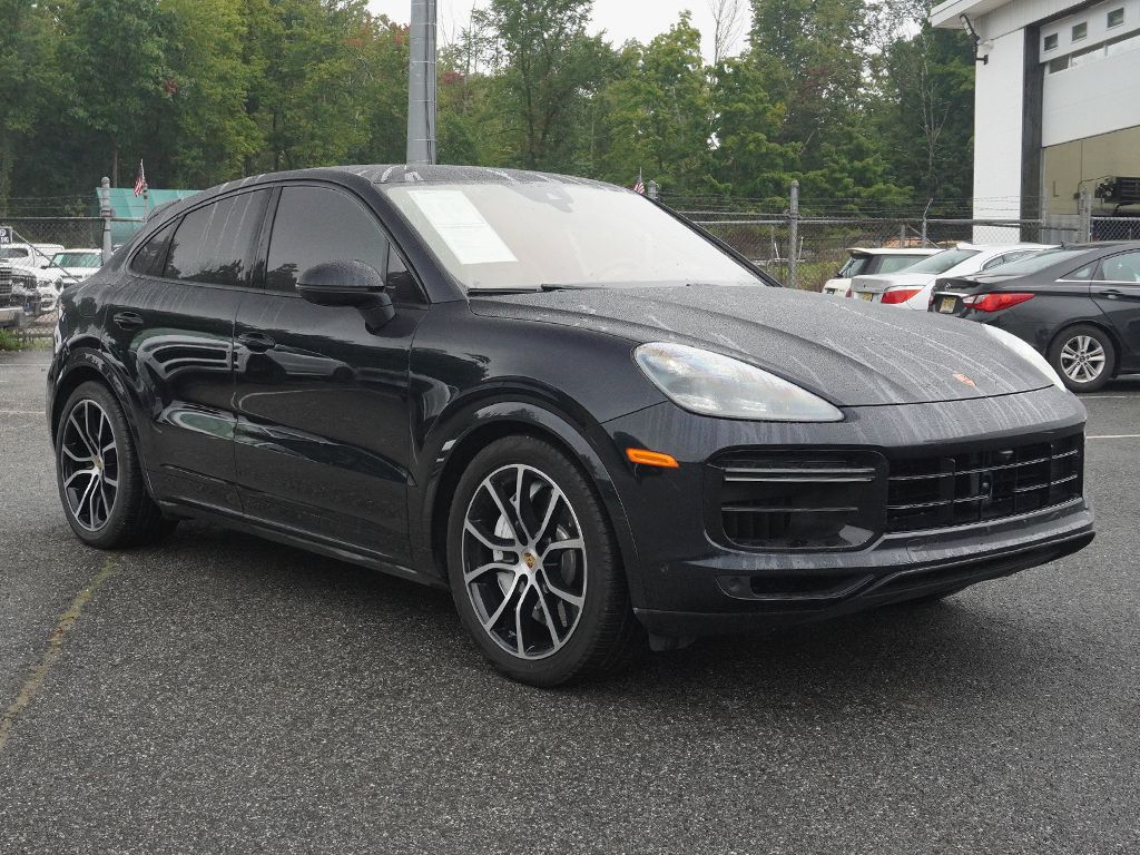 2022 Porsche Cayenne Coupe Turbo — photo 2