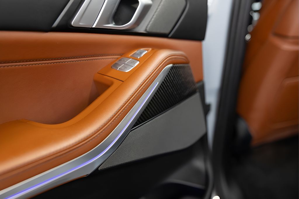 2024 BMW X7 M60i — photo 2