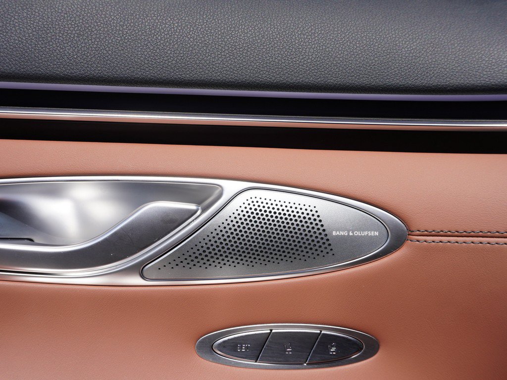 2026 Genesis GV70 2.5T Advanced — photo 3