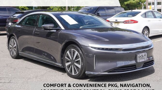 2025 Lucid Air in Quantum Gray Metallic
