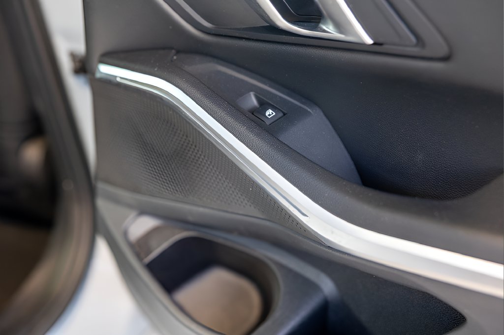 2026 BMW 3 Series 330i xDrive — photo 3
