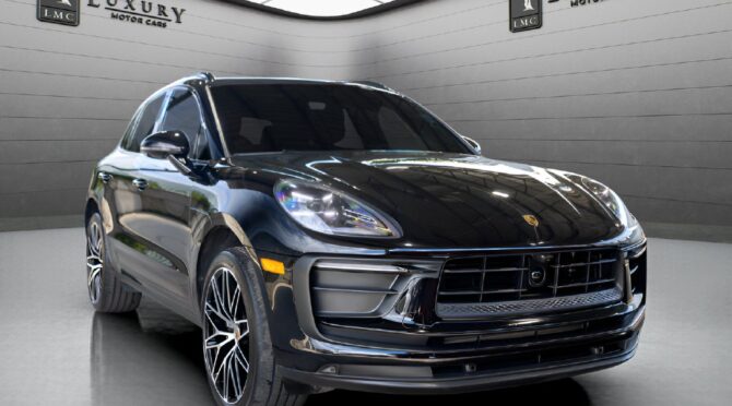 2024 Porsche Macan in Black