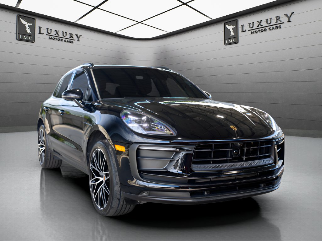 2024 Porsche Macan Base — photo 1
