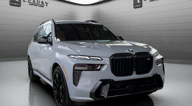 2024 BMW X7 in Gray Metallic