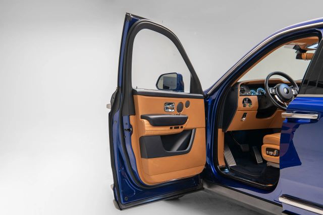 2019 Rolls-Royce Cullinan Sport Utility 4D — photo 2