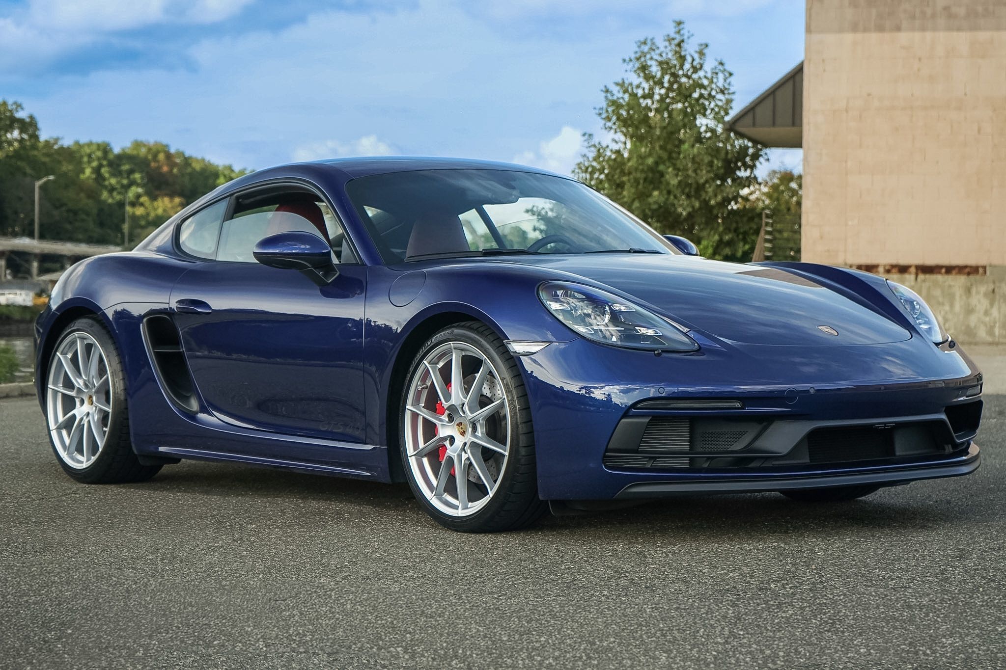 2024 Porsche 718 Cayman — photo 1