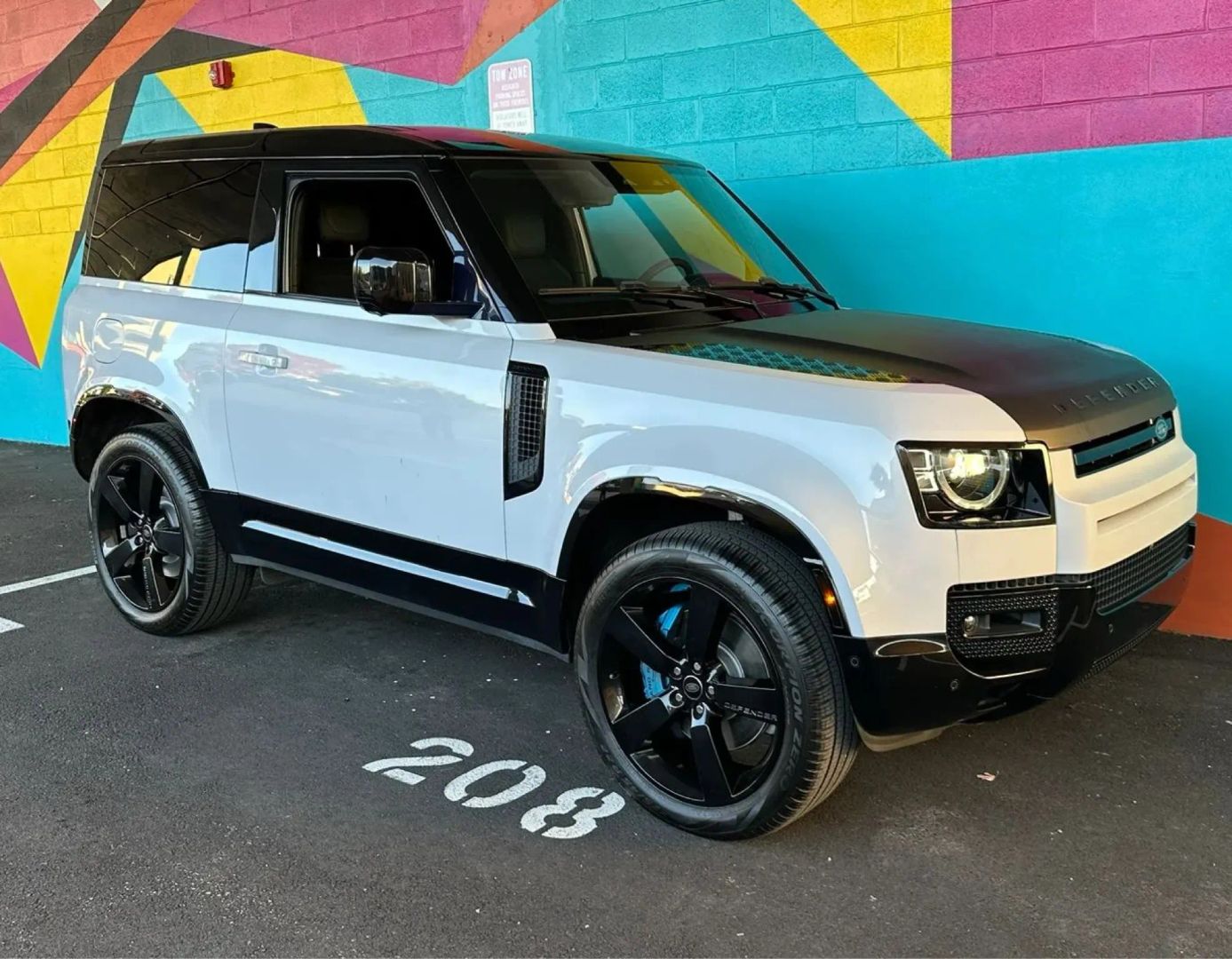 2022 Land Rover Defender — photo 1