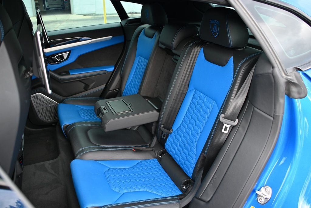 2019 Lamborghini Urus AWD — photo 2