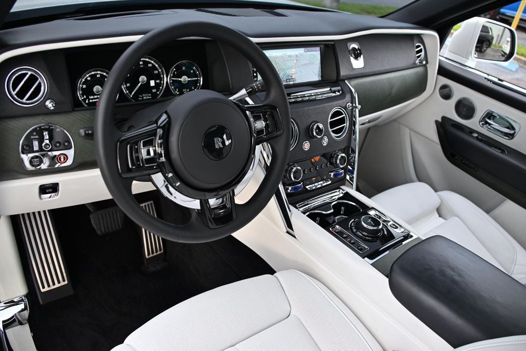 2019 Rolls-Royce Cullinan Sport Utility — photo 3