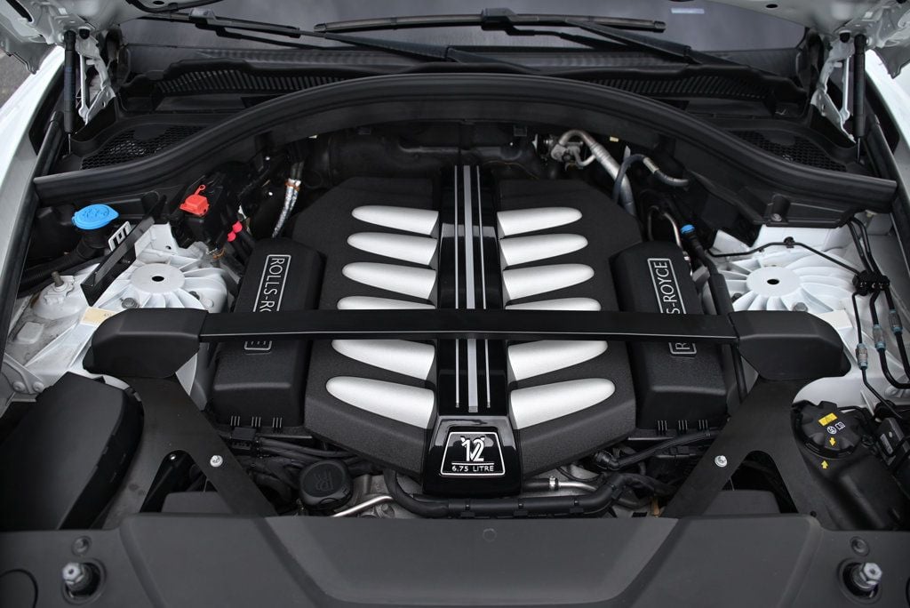 2019 Rolls-Royce Cullinan Sport Utility — photo 2