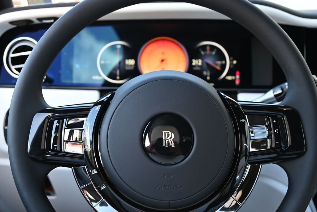 2027 Rolls-Royce Cullinan Sport Utility — photo 3