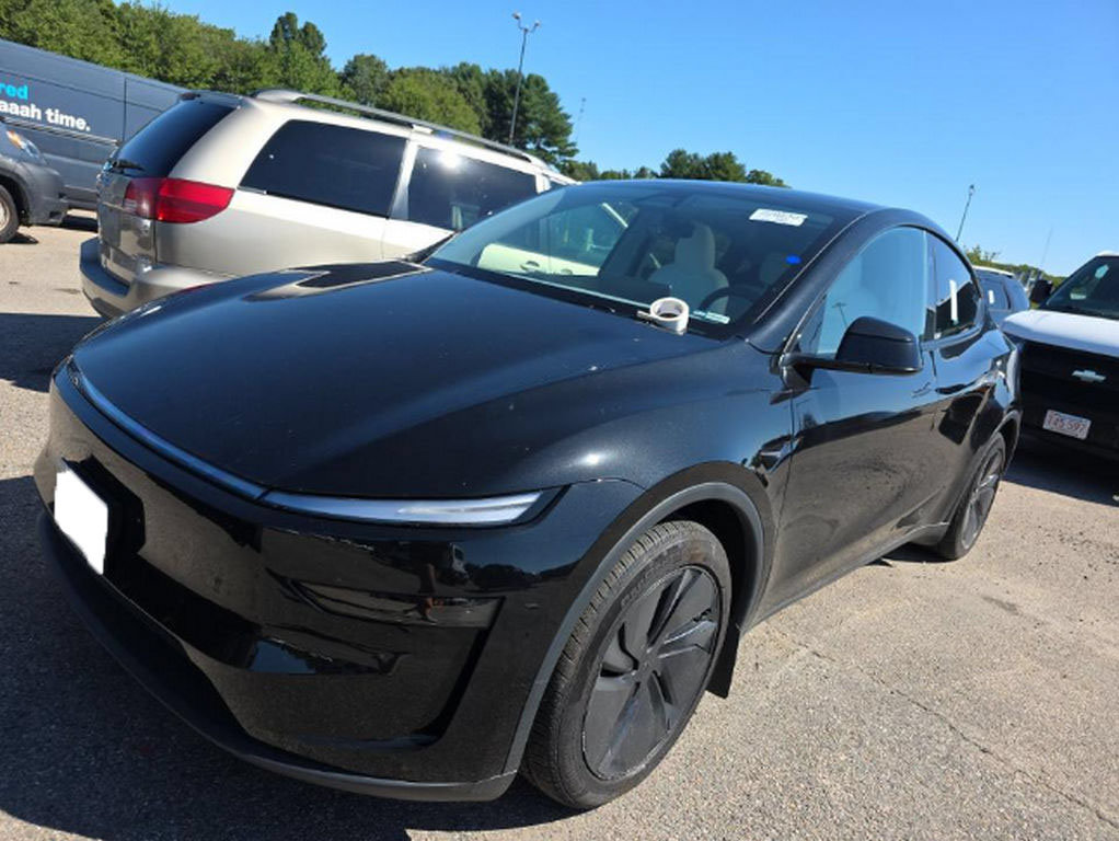 2026 Tesla Model Y Long Range — photo 2