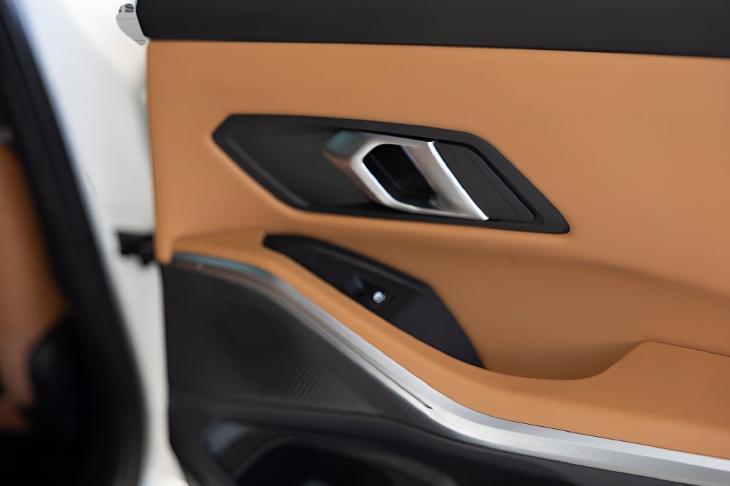 2026 BMW 3 Series 330i xDrive — photo 3