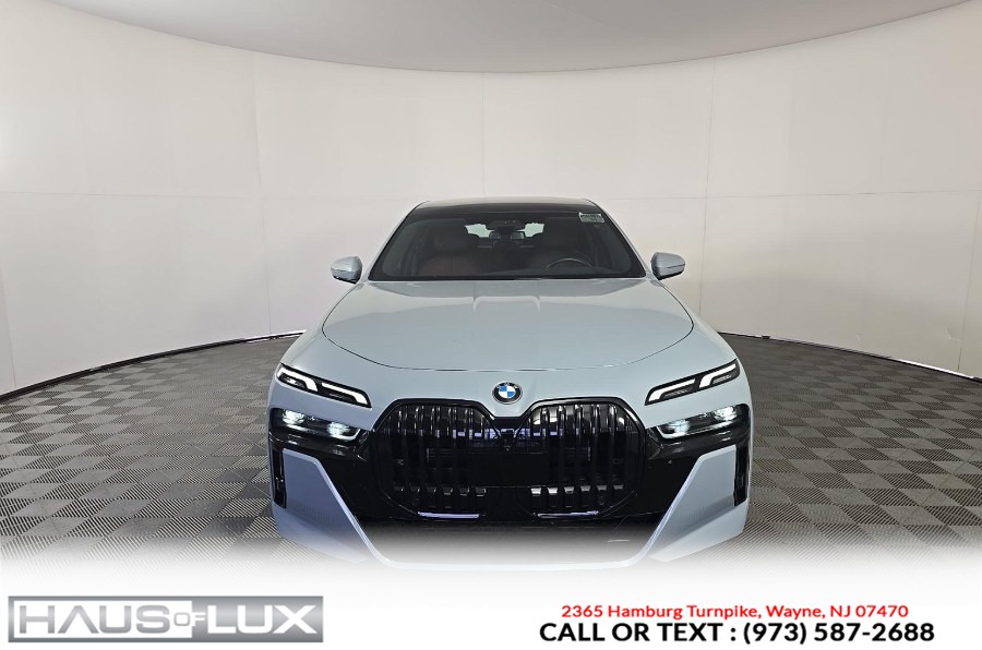 2023 BMW 7 Series 760i xDrive Sedan — photo 2
