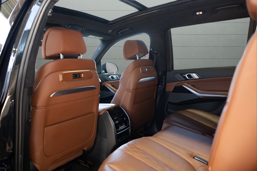 2024 BMW X7 xDrive40i — photo 2
