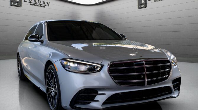 2022 Mercedes-Benz S-Class in Cirrus Silver/Nautical Blue