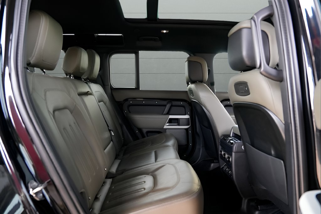 2022 Land Rover Defender 110 XS Edition — photo 3