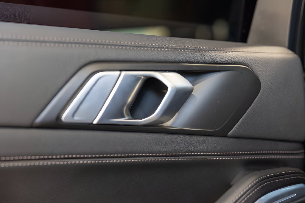 2023 BMW X6 xDrive40i — photo 2